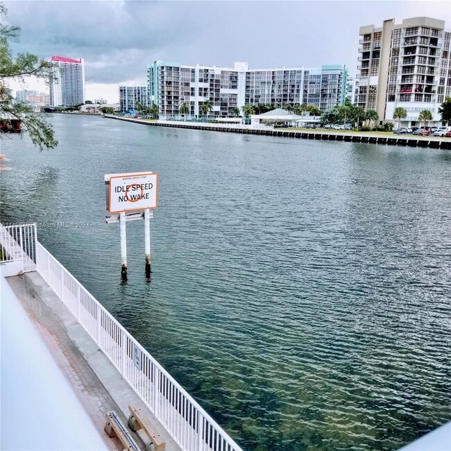 Building Photo - 3000 S Ocean Dr