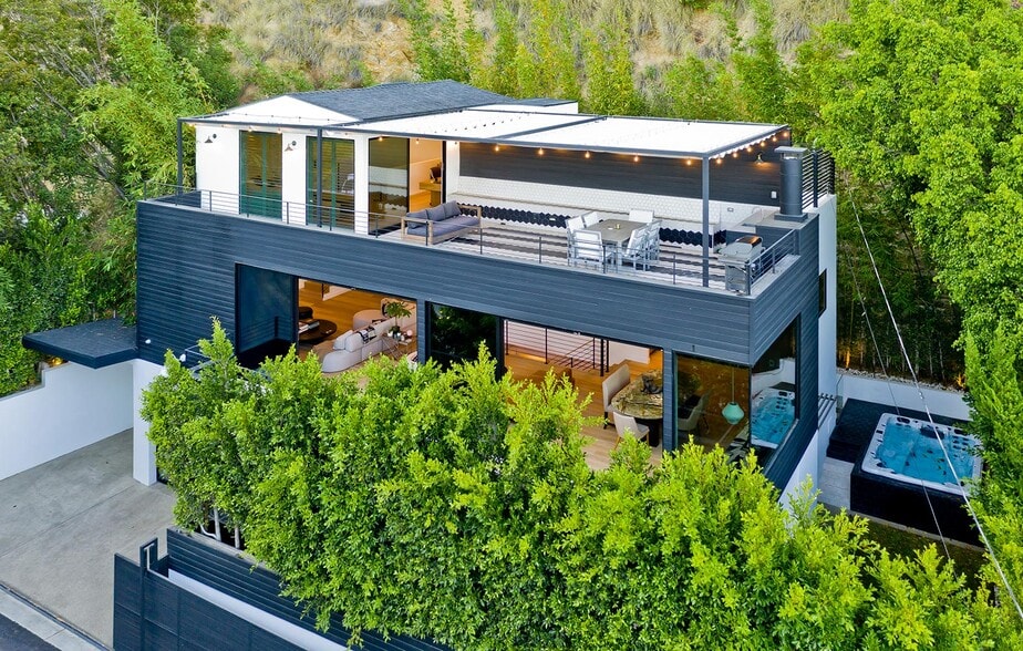 Building Photo - 2164 Sunset Plaza Dr