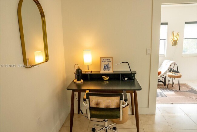 Building Photo - 509 NE 64th St