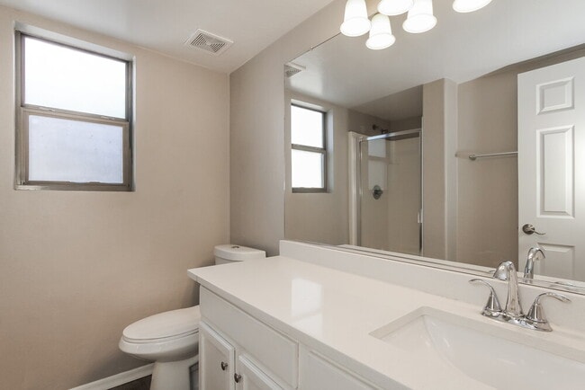 Building Photo - 13833 W Keim Dr