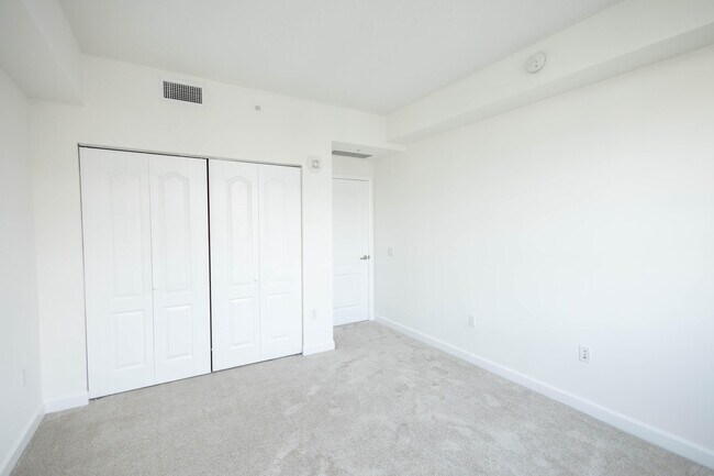 Building Photo - 410 Evernia St
