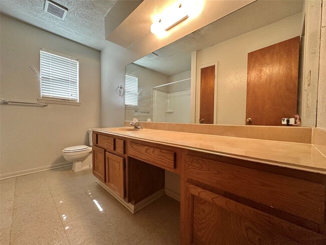 Building Photo - 1822 Willow Bend Dr