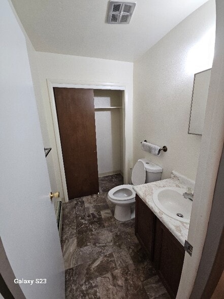 Building Photo - 370 Shoshone Ave