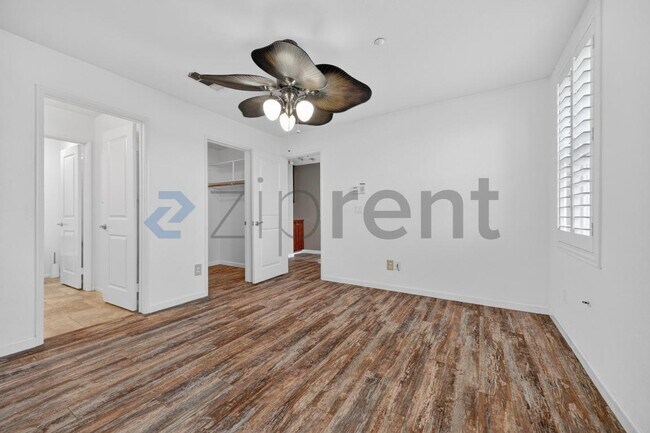 Building Photo - 1836 Olive Green St