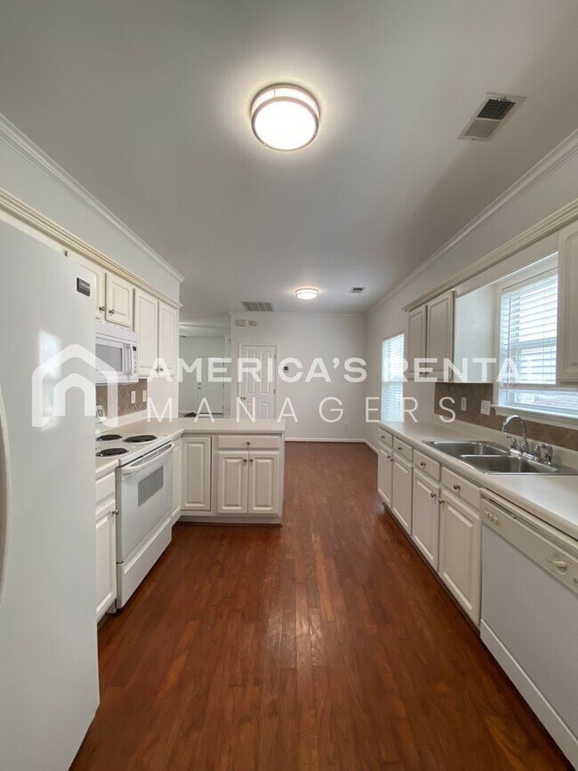 Building Photo - 5303 Cottage Ln