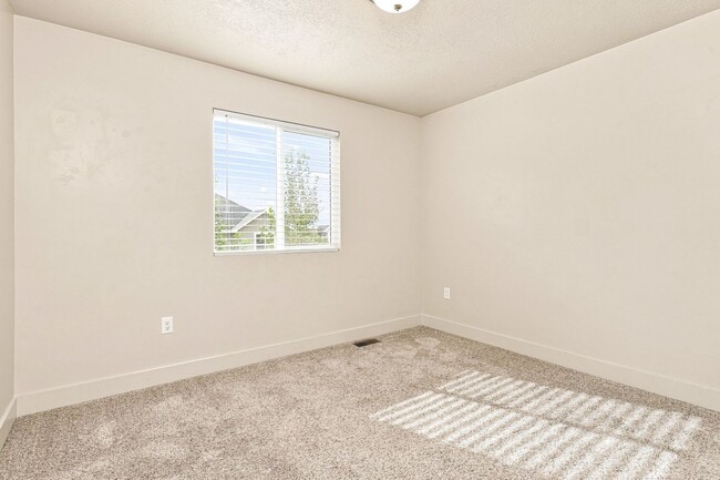 Building Photo - 6511 S Liberty Way