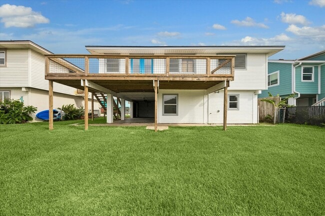 Building Photo - 1079 Redfish St