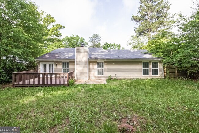 Building Photo - 8560 Glenwoods Dr