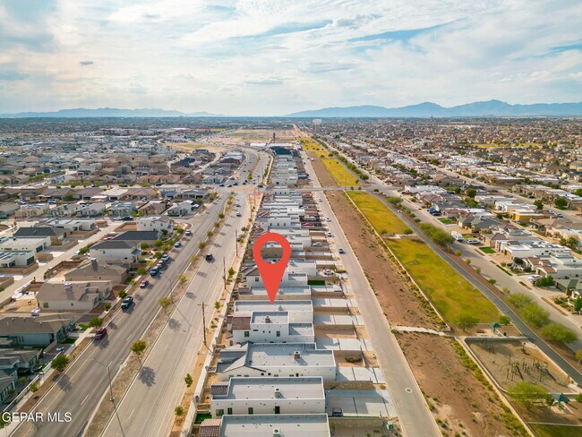 Building Photo - 14735 Pebble Hills Blvd