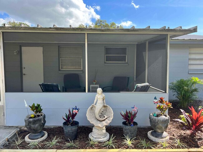 Building Photo - 3823 42nd St