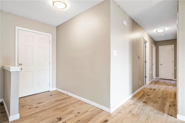 Building Photo - 1306 W Bonnie Ln