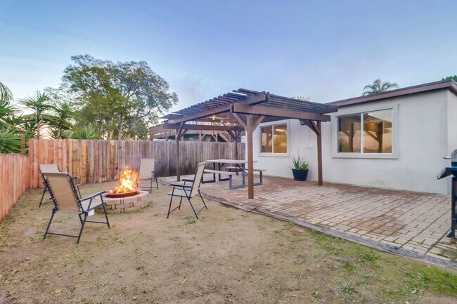 Building Photo - Barcelona Ridge Estates