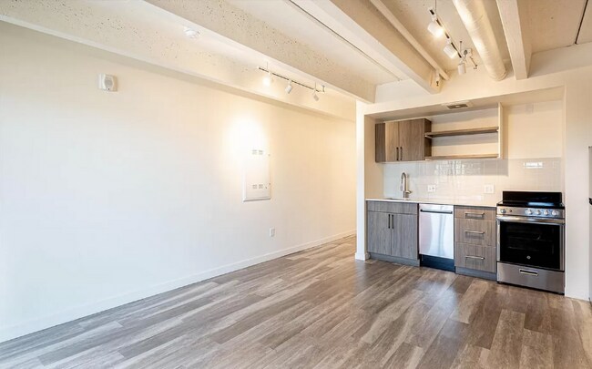 Building Photo - 1495 Vrain St