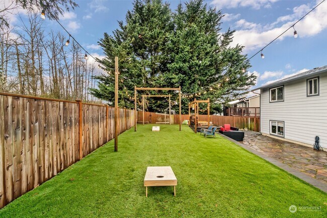 Building Photo - 1423 85th Dr NE