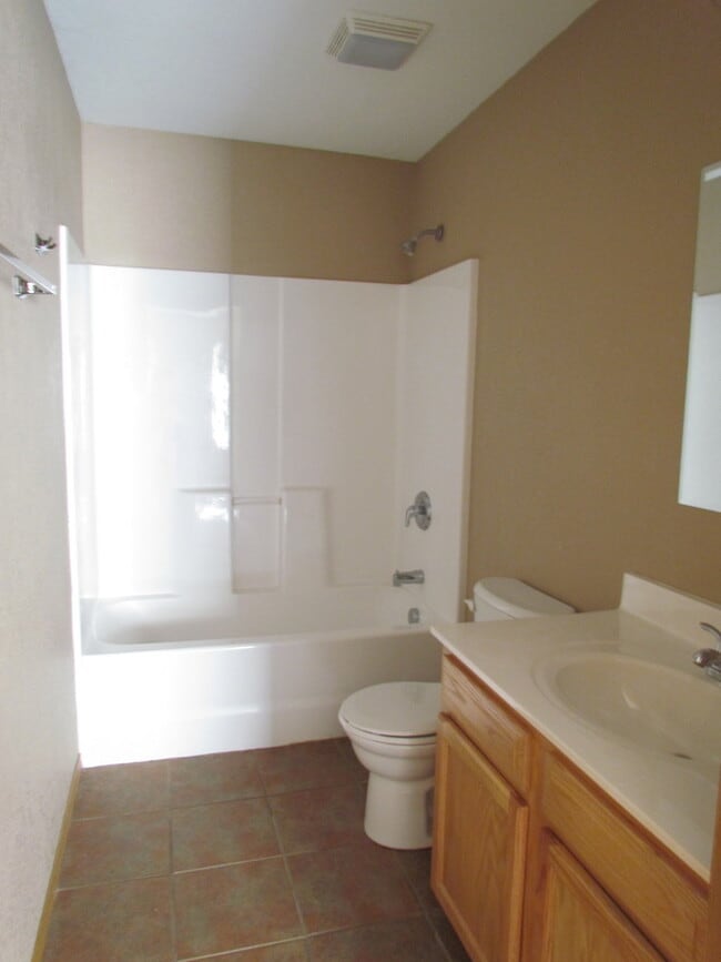 Building Photo - Available November 27th!!