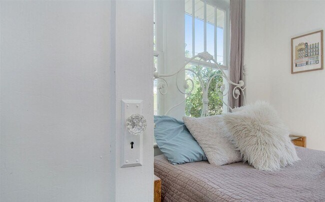 Building Photo - Two Bedroom Home For Rent