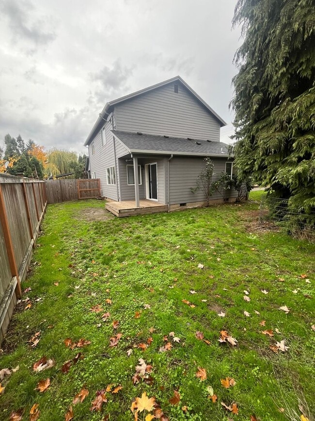 Building Photo - 2-Bedroom 1 1/2-Bathroom townhouse style d...