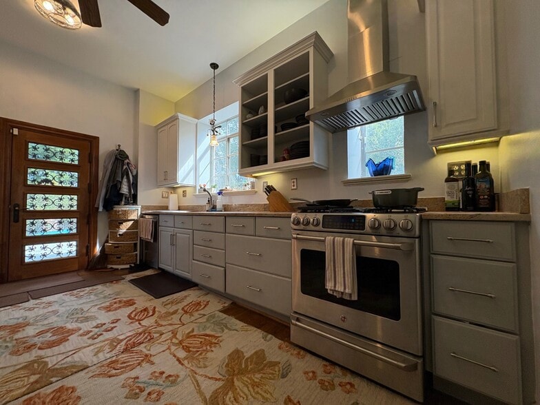 kitchen with stainless steel appliances: gas stove/dishwasher/french-door refrig. Eat-in - 5553 Little Falls Rd