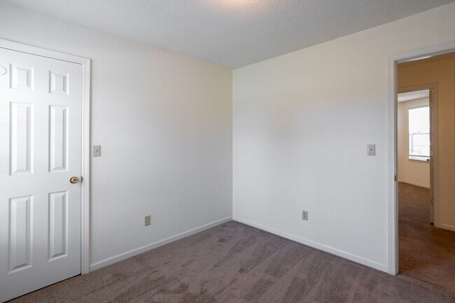 Building Photo - 4302-4304-4304 Cheryl Ct