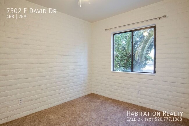 Building Photo - 7502 E David Dr
