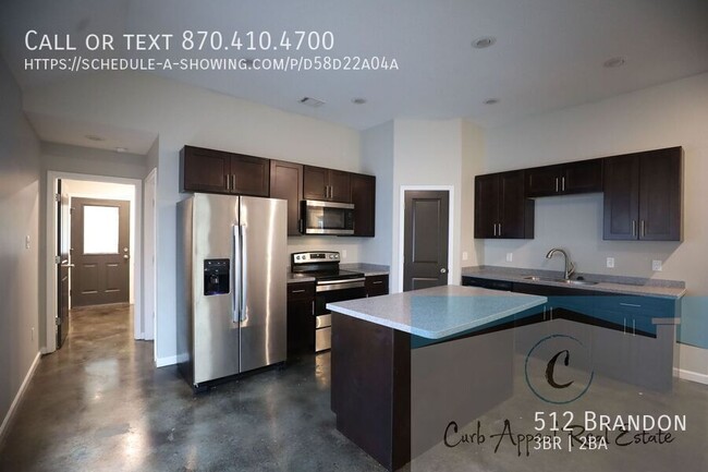 Building Photo - Move in special $800!!  Beautiful 3 bed / ...