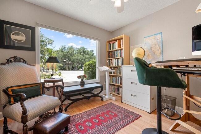 Building Photo - ** STUNNING 4 BEDROOM 2 FULL BATH/ 2 HALF BATH HOME WITH A PRIVATE POOL LOCATED JUST MINUTES FROM...