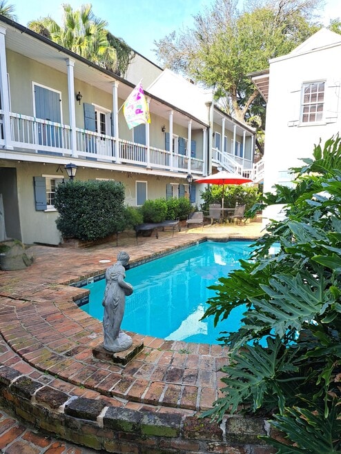 Building Photo - 617 Dauphine St