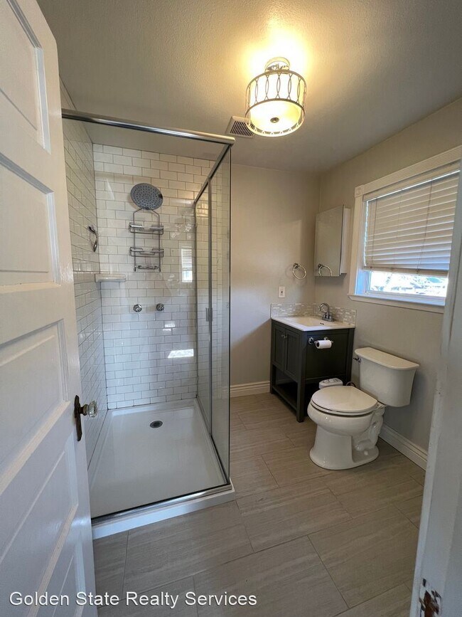 Building Photo - 4 br, 2 bath House - 525 Grove St