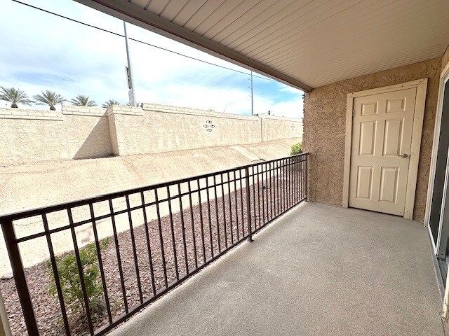 Building Photo - 4450 Sandy River Dr