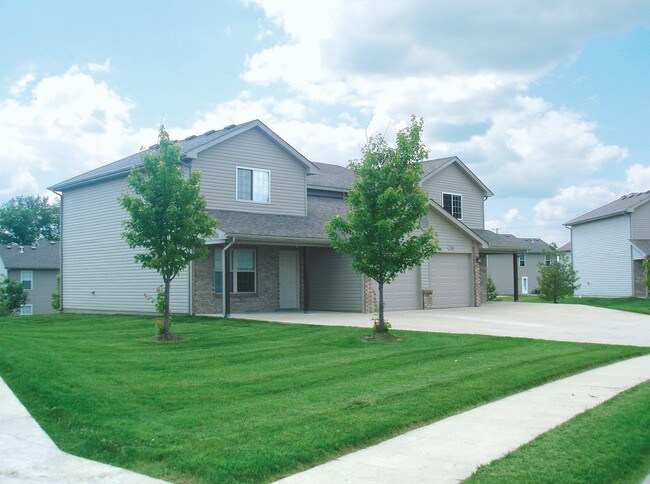 Building Photo - Vanderveen Villas