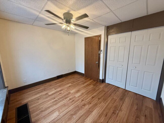 Building Photo - 915 S 3rd Ave