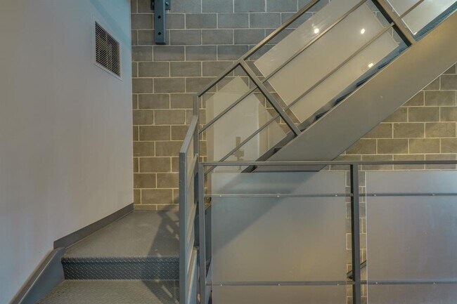 Building Photo - 4801 S Congress Ave