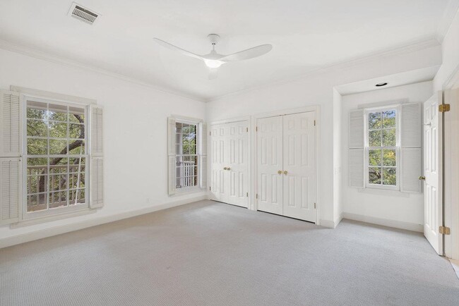 Building Photo - 4 Rock Way Cove