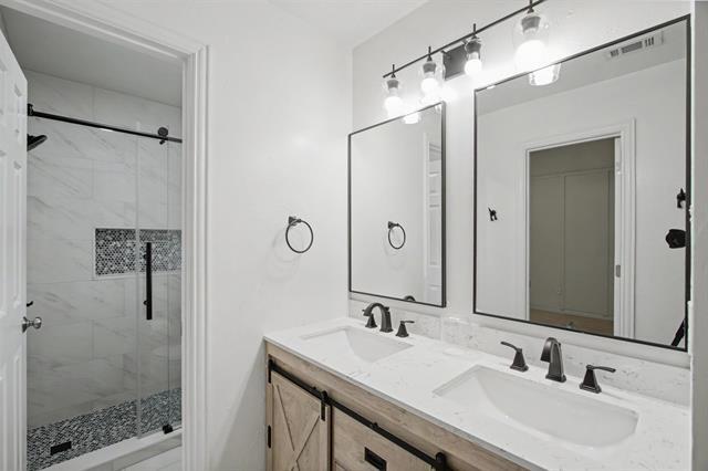 Building Photo - 805 Saratoga Dr