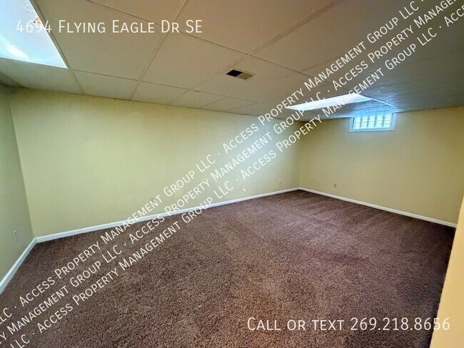 Building Photo - 4694 Flying Eagle Dr SE