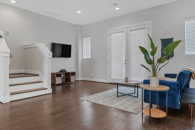 Building Photo - 211 Milby St