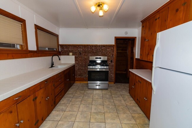 Building Photo - Cozy 3 Bedroom Home in Big Bear Lake