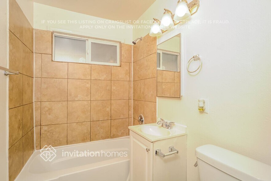 Building Photo - 10821 Rosecrans Ave