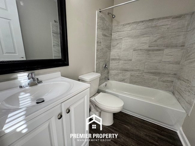 Building Photo - Cozy 3BR Memphis Home w/ Vaulted Ceilings, Fireplace & Fenced Backyard