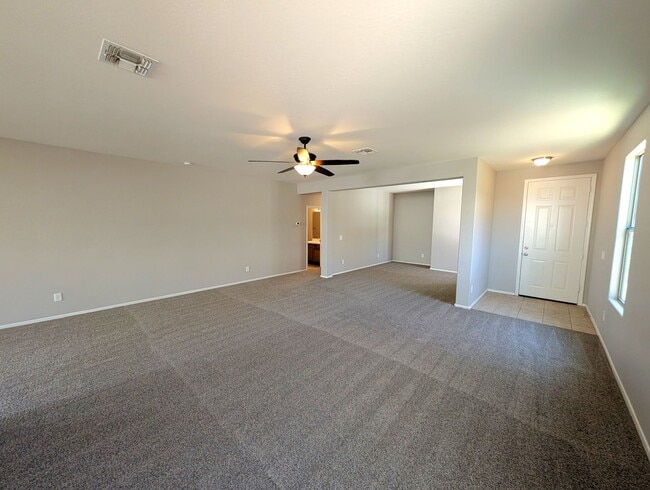 Building Photo - 3 Bedroom Home in the Beacon Heights Commu...