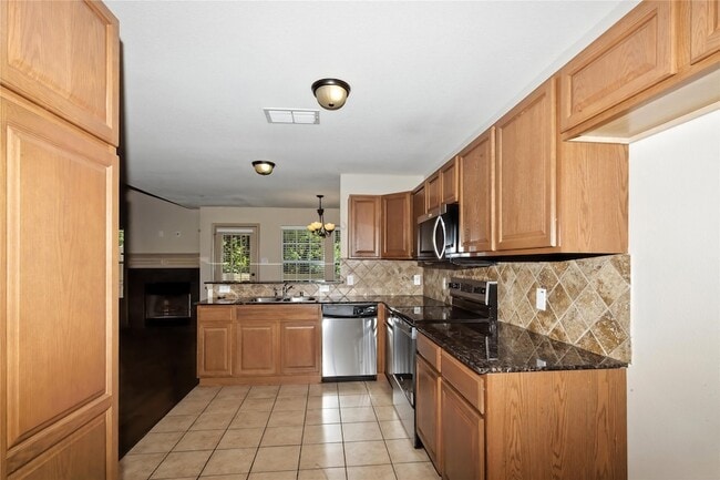Building Photo - 3905 Vista Mar Dr