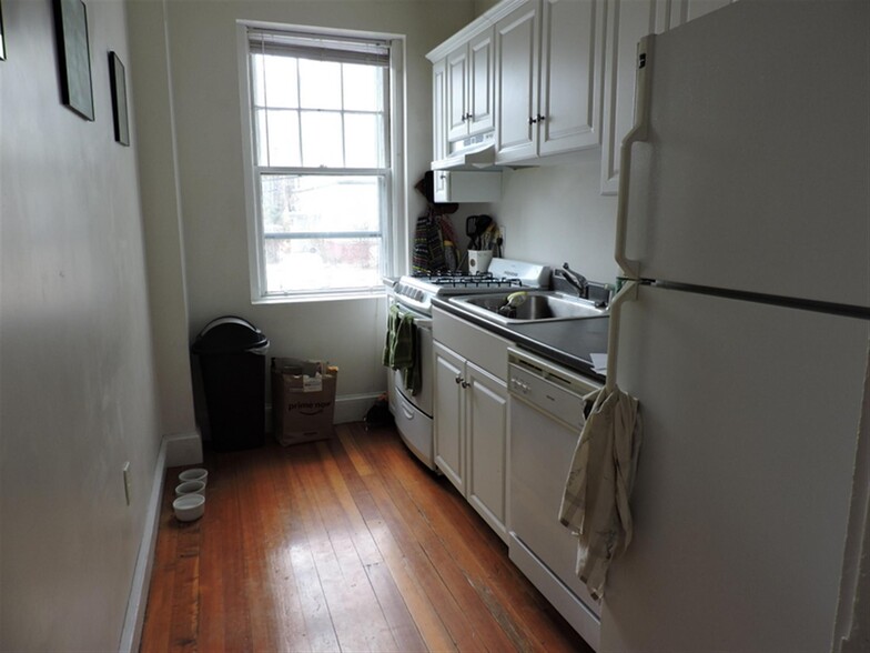 Building Photo - 27 Ellery St