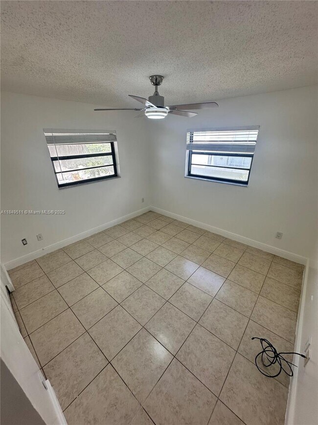 Building Photo - 1130 W 37th St