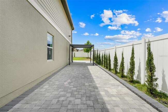 Building Photo - 2083 Gold Dust Dr