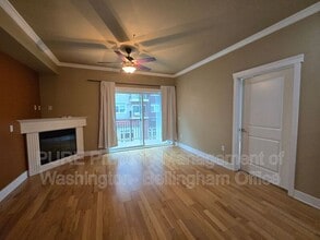 Building Photo - 1015 Railroad Ave