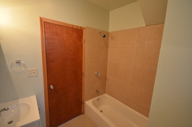 Building Photo - 2815 W 25th Pl