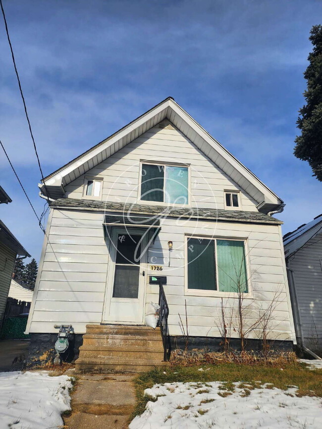 Building Photo - 2 bed 1 bath in West Toledo!