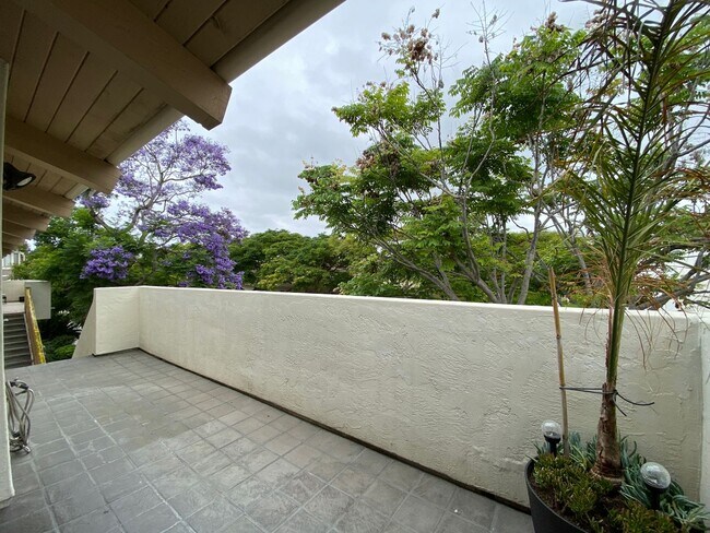 Building Photo - Lovely 2 Bedroom, 2 Bathroom Condo!