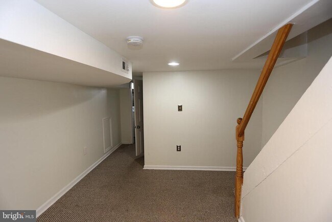 Building Photo - 524 S Bouldin St