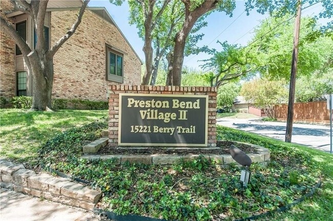 Building Photo - 15221 Berry Trail